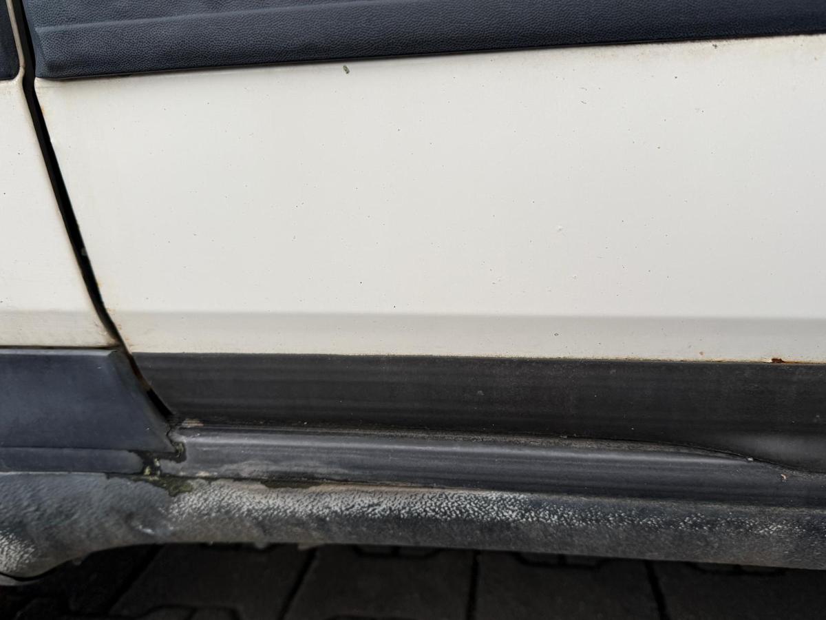 Audi 100 C4 original Tür vorn links L90E Alpinweiss Rohbau BJ91